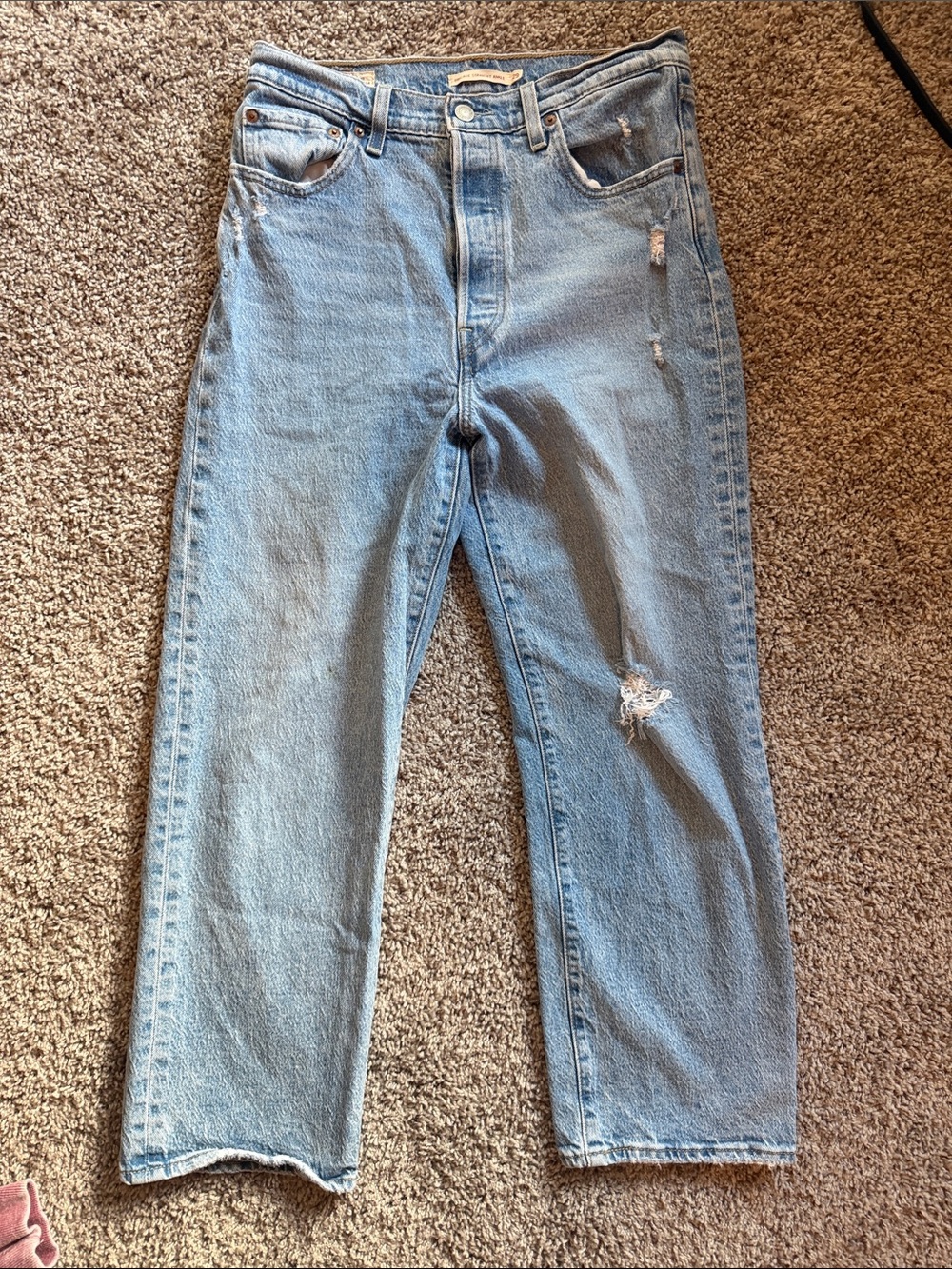 Levi’s rib cage straight ankle jeans